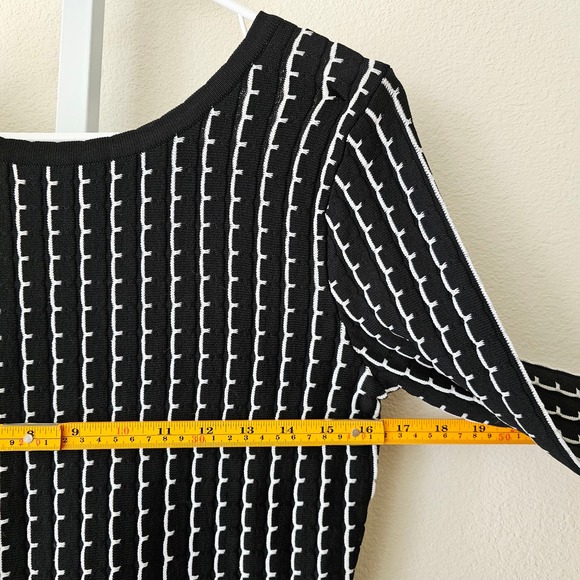 LEO & UGO Women's Black & White Striped Pullover Fit & Flare Zip Sweater Sz US 8 - Picture 13 of 14